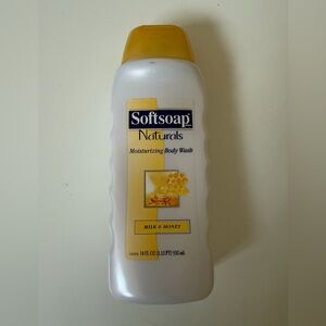 SOFTSOAP NATURALS MOISTURIZING BODY WASH. MILK & HONEY. 18 Oz .. NEW